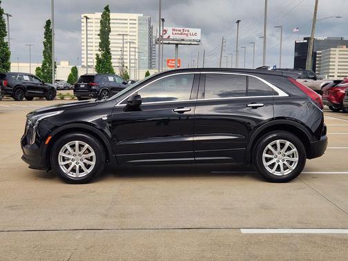 Black 2021 Cadillac XT4 Luxury