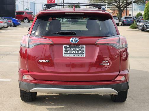 2018 Toyota RAV4 Hybrid XLE
