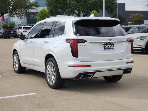 2022 Cadillac XT6 Premium Luxury FWD