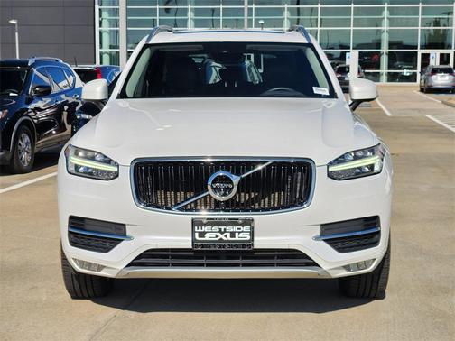 2017 Volvo XC90 T6 Momentum