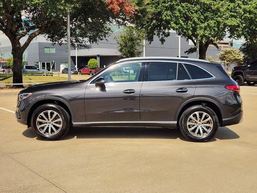 Gray / Black 2024 Mercedes-Benz GLC 300 4MATIC