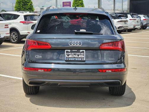 Manhattan Gray Metallic 2020 Audi Q5 45 Premium