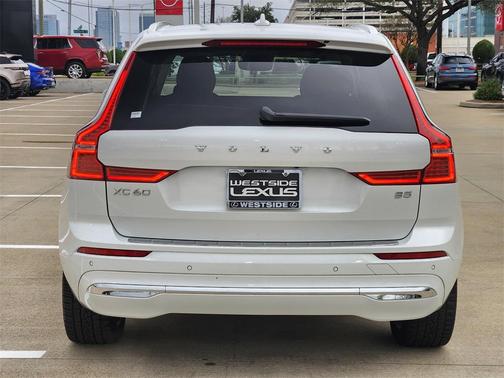 2022 Volvo XC60 B5 Inscription