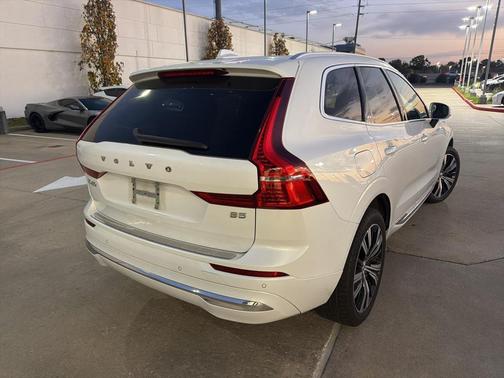 2022 Volvo XC60 B5 Inscription