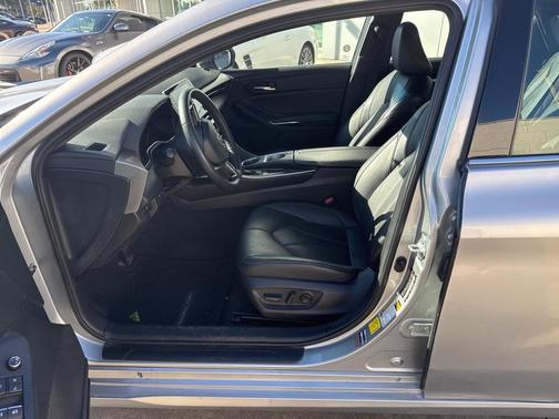 2022 Toyota Avalon XLE