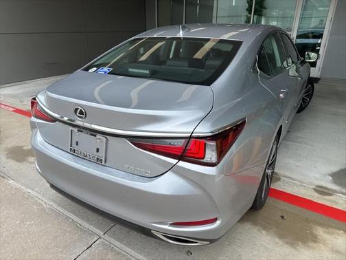 2023 Lexus ES 350 Base