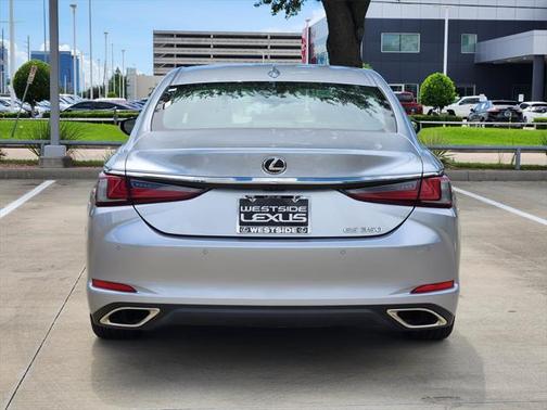 2023 Lexus ES 350 Base