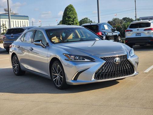 Iridium 2023 Lexus ES 300h Premium