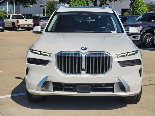 White 2023 BMW X7 xDrive40i
