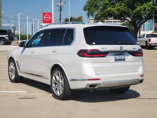 White 2023 BMW X7 xDrive40i