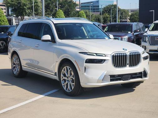 White 2023 BMW X7 xDrive40i