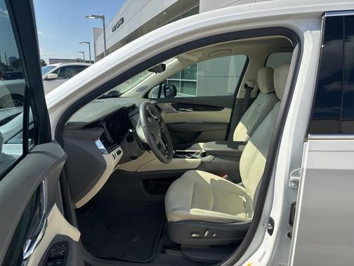 2022 Cadillac XT6 Premium Luxury FWD