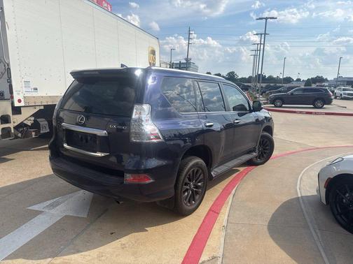 Mica 2022 Lexus GX 460 Premium