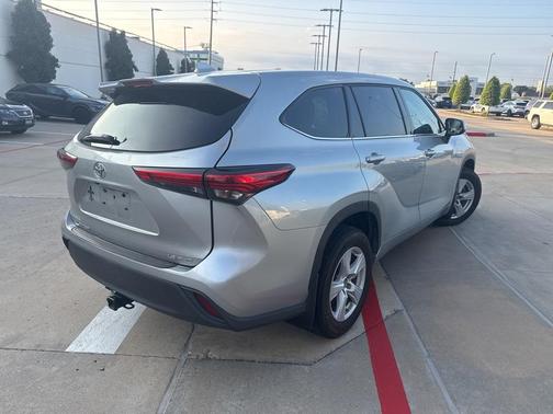 2021 Toyota Highlander LE