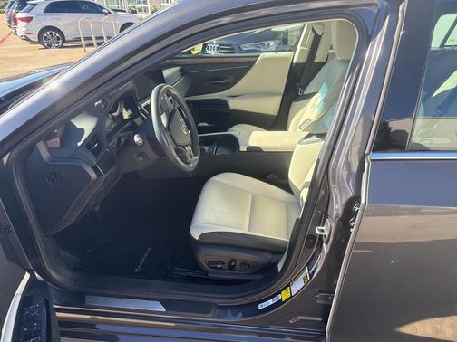 2023 Lexus ES 350 Base