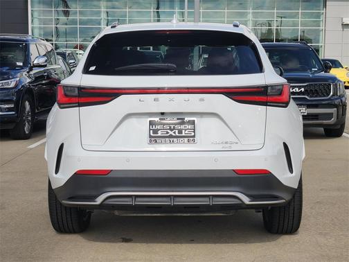 2025 Lexus NX 450h+ F SPORT Handling