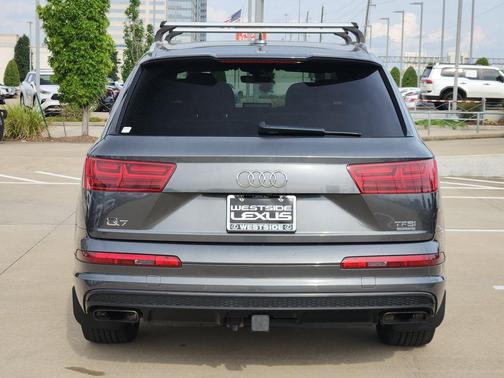 Graphite Gray Metallic 2017 Audi Q7 3.0T Prestige