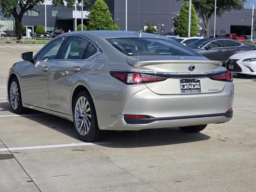2021 Lexus ES 300h Ultra Luxury