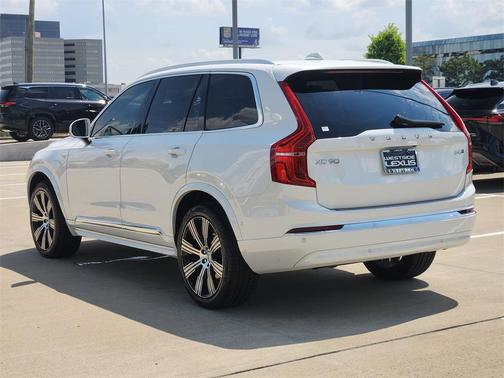 2024 Volvo XC90 B6 Plus Bright Theme 6-Seater