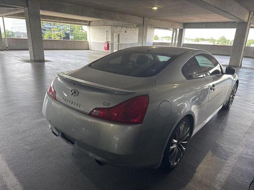 Liquid Platinum 2011 INFINITI G37 Journey
