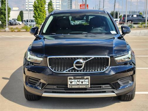 2019 Volvo XC40 T5 Momentum