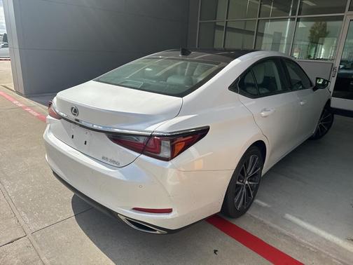 2023 Lexus ES 350 Base