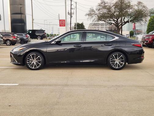 2025 Lexus ES 350 Base