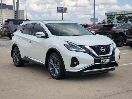 White 2023 Nissan Murano Platinum FWD