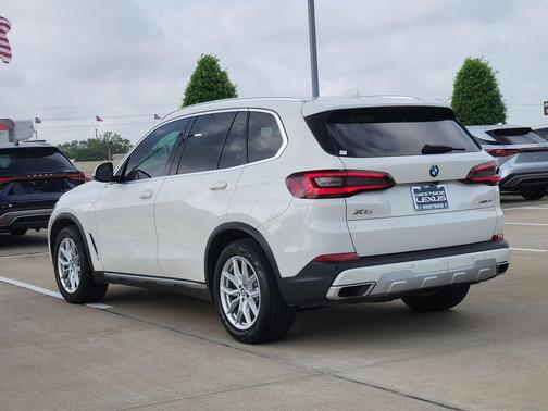 White 2021 BMW X5 sDrive40i