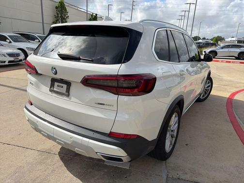 White 2021 BMW X5 sDrive40i