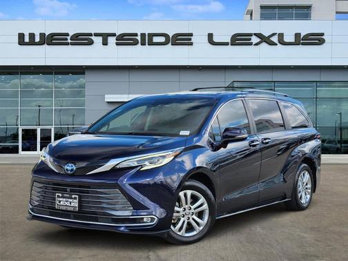 2022 Toyota Sienna Platinum
