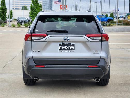2020 Toyota RAV4 Hybrid XLE