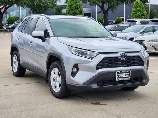 2020 Toyota RAV4 Hybrid XLE