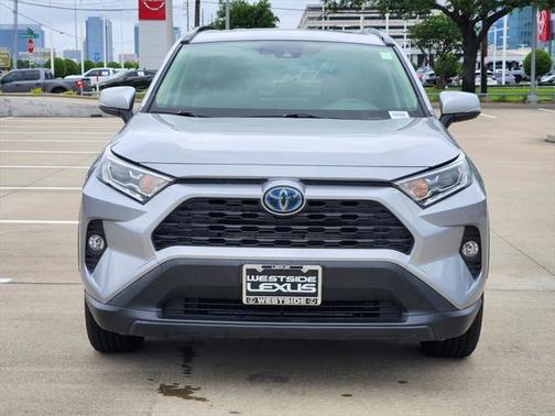 2020 Toyota RAV4 Hybrid XLE