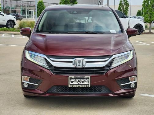 Red 2018 Honda Odyssey Elite