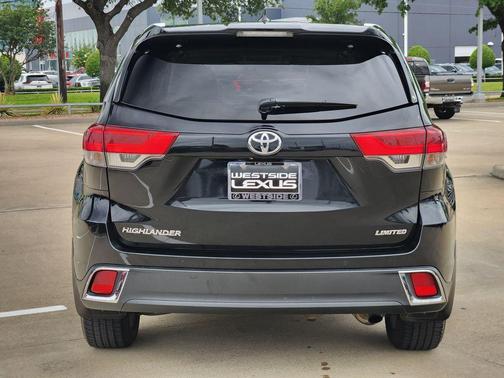 Black 2018 Toyota Highlander Limited
