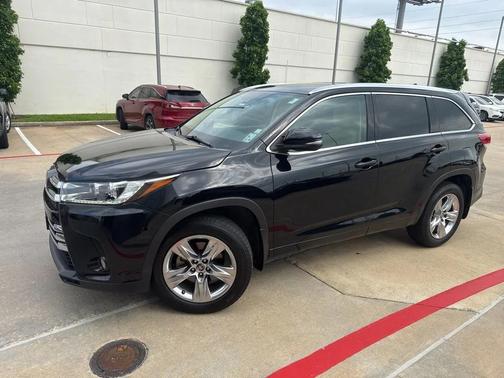 Black 2018 Toyota Highlander Limited