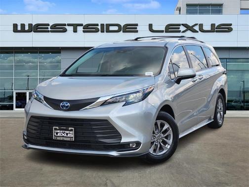 2025 Toyota Sienna XLE 8 Passenger