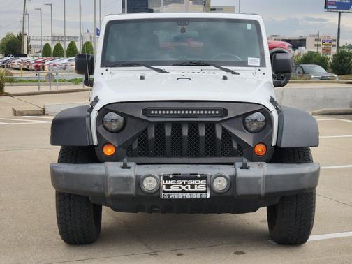 Bright White Clearcoat 2012 Jeep Wrangler Unlimited Sport