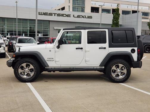 Bright White Clearcoat 2012 Jeep Wrangler Unlimited Sport