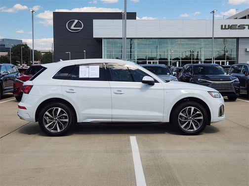 2022 Audi Q5 45 S line Premium Plus
