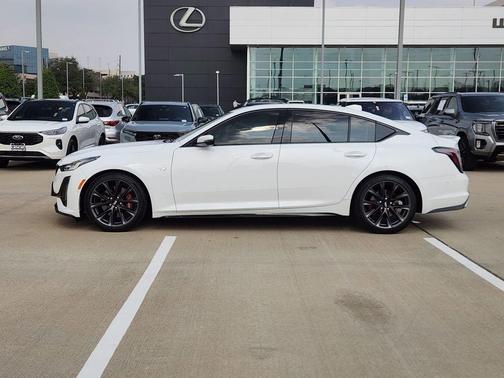 2022 Cadillac CT5 Sport