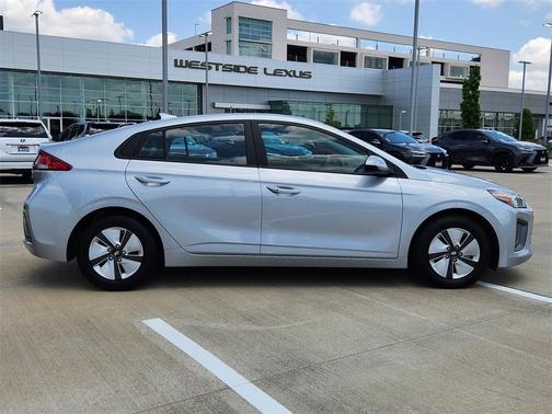2022 Hyundai IONIQ Hybrid Blue