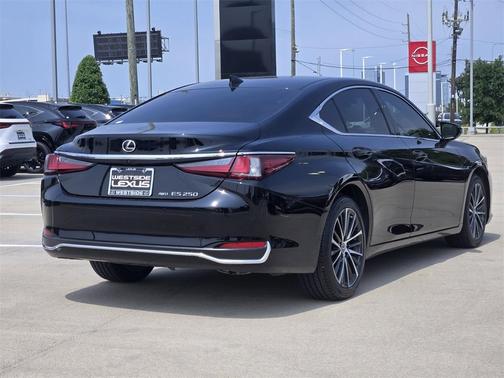 2024 Lexus ES 300h Luxury