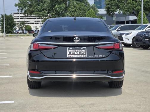 2024 Lexus ES 300h Luxury