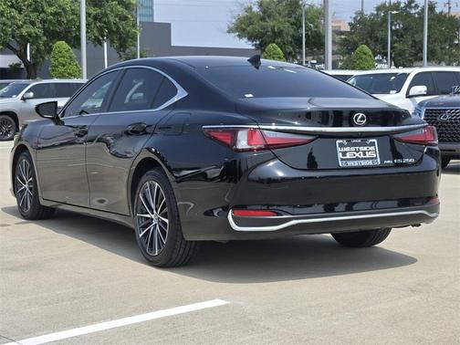 2024 Lexus ES 300h Luxury