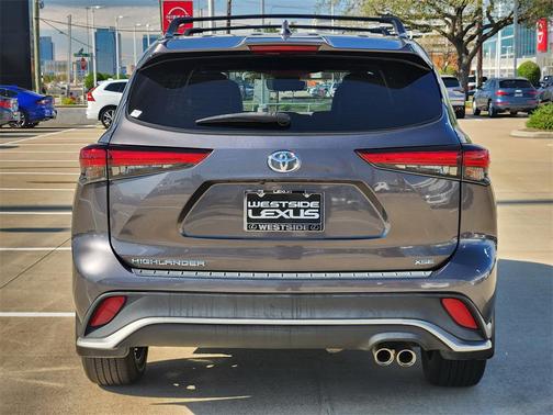 2022 Toyota Highlander XSE