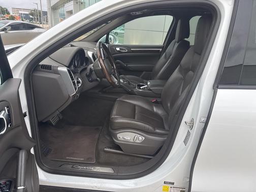 2016 Porsche Cayenne Cayenne