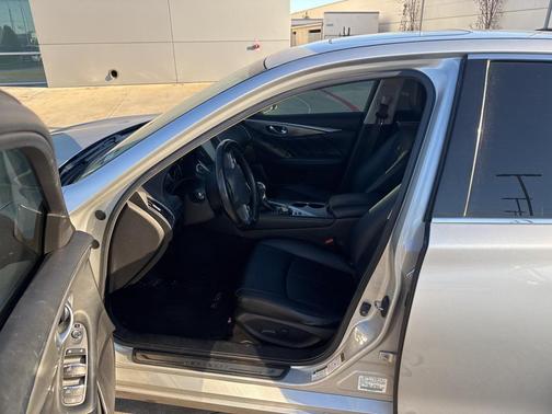 2014 INFINITI Q50 Premium