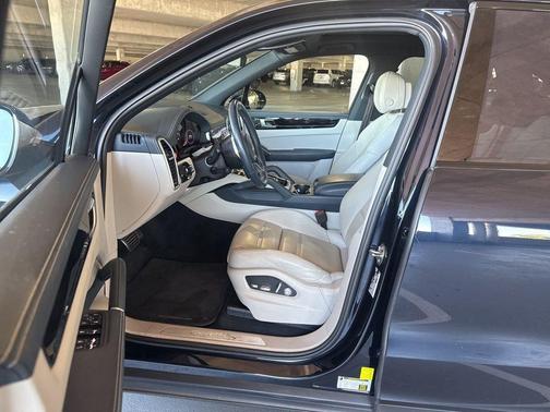 2019 Porsche Cayenne S